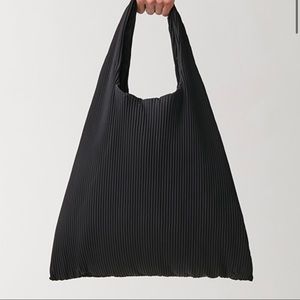 Cos pleated fabric shopper